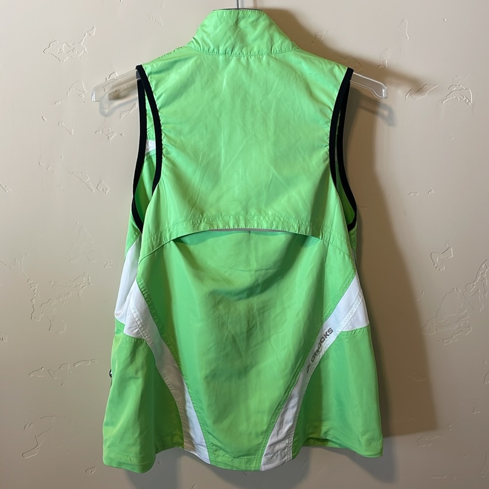 Brooks Vest - Picture 2 of 7